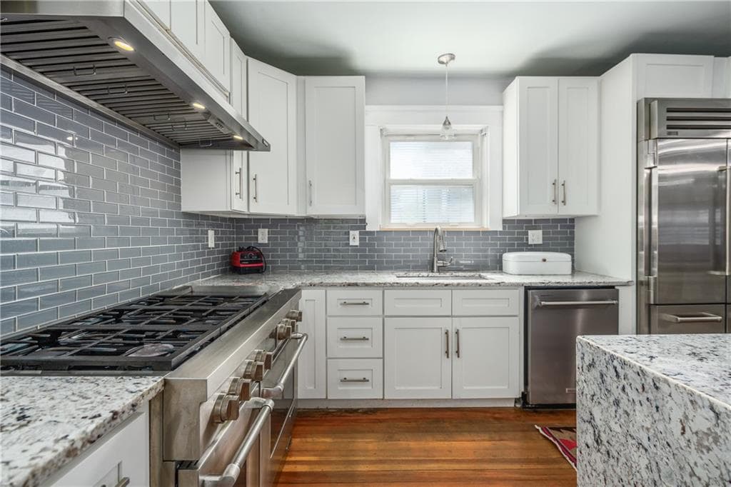 Single Family Residence at 190 Lexington Avenue, Providence, photo 20 of 50