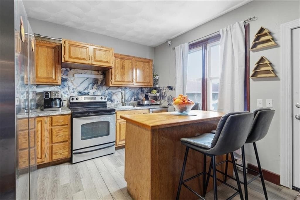 Commercial at 858 Broad Street, Providence, photo 13 of 26