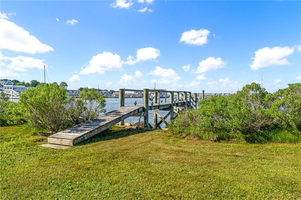 Single Family Residence at 16 Waters Edge Road, Westerly, photo 5 of 50