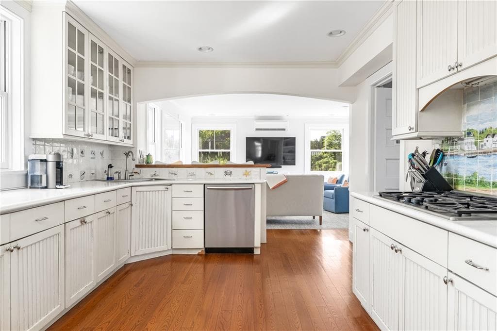 Single Family Residence at 16 Waters Edge Road, Westerly, photo 31 of 50