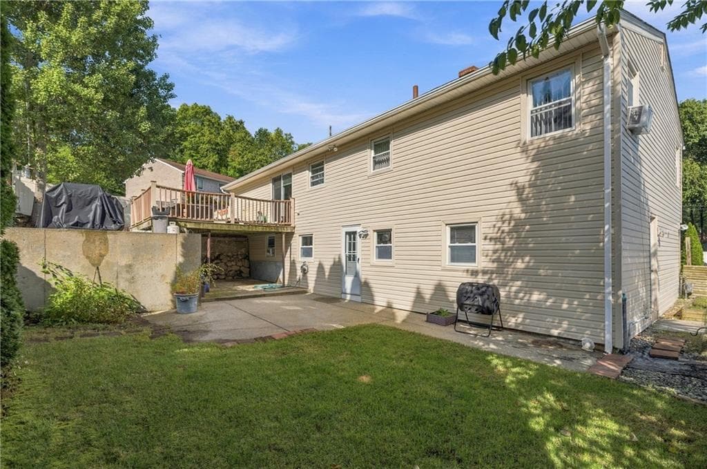 Single Family Residence at 24 Derby Avenue, Johnston, photo 3 of 39