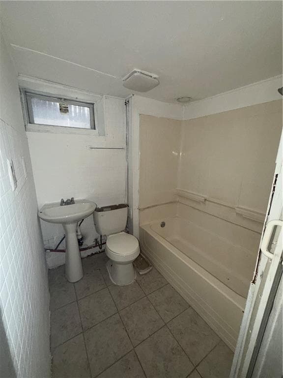 Multi Family at 10 La Vaughn Street, Providence, photo 12 of 15