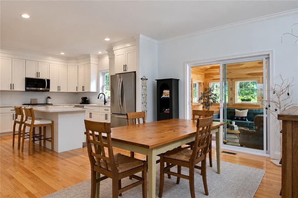 Single Family Residence at 45 Hopkinton Hill Road, Hopkinton, photo 18 of 46