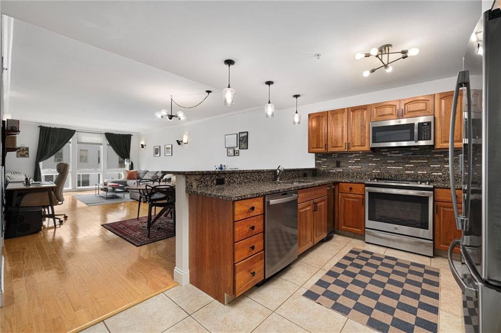 Condominium at 333 Atwells Avenue UNIT 202, Providence, photo 6 of 37
