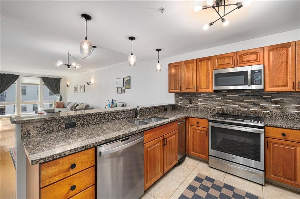 Condominium at 333 Atwells Avenue UNIT 202, Providence, photo 4 of 37
