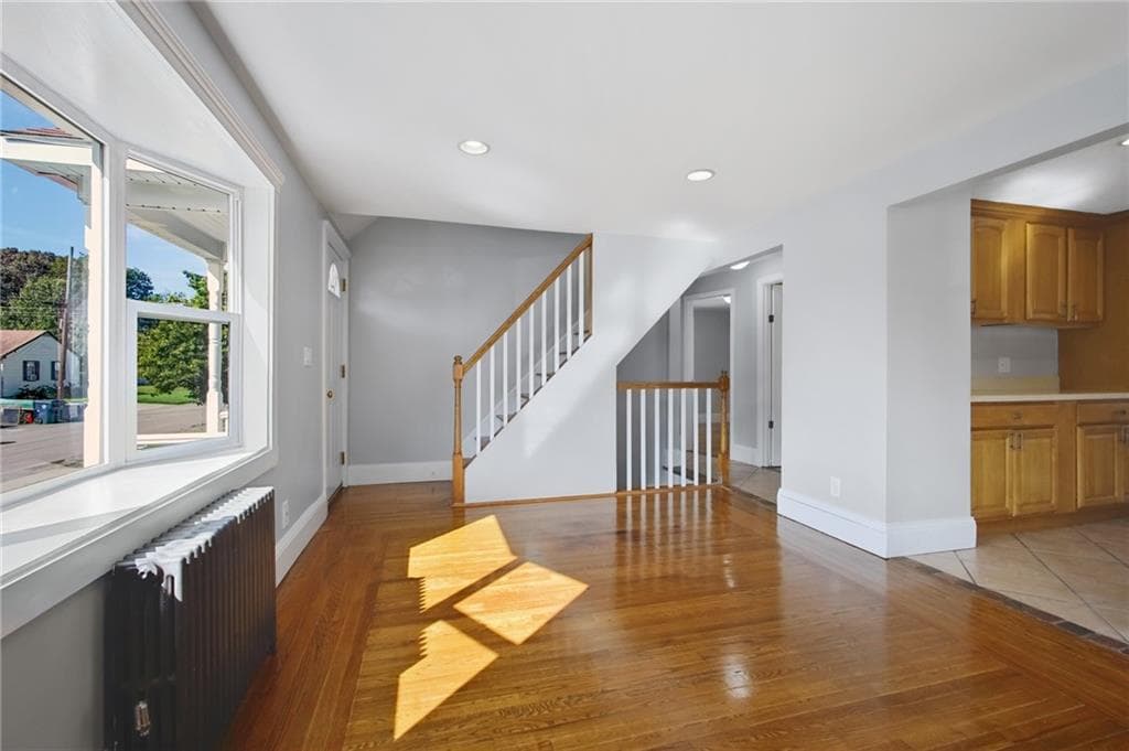 Single Family Residence at 37 Vera Street, Warwick, photo 6 of 50