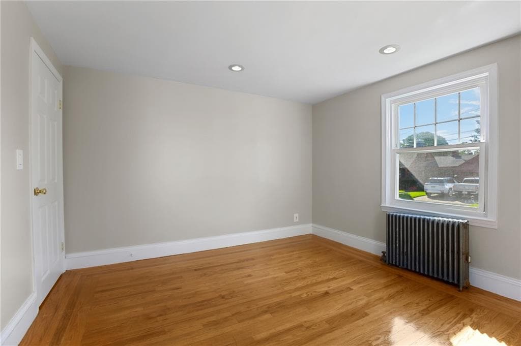 Single Family Residence at 37 Vera Street, Warwick, photo 17 of 50