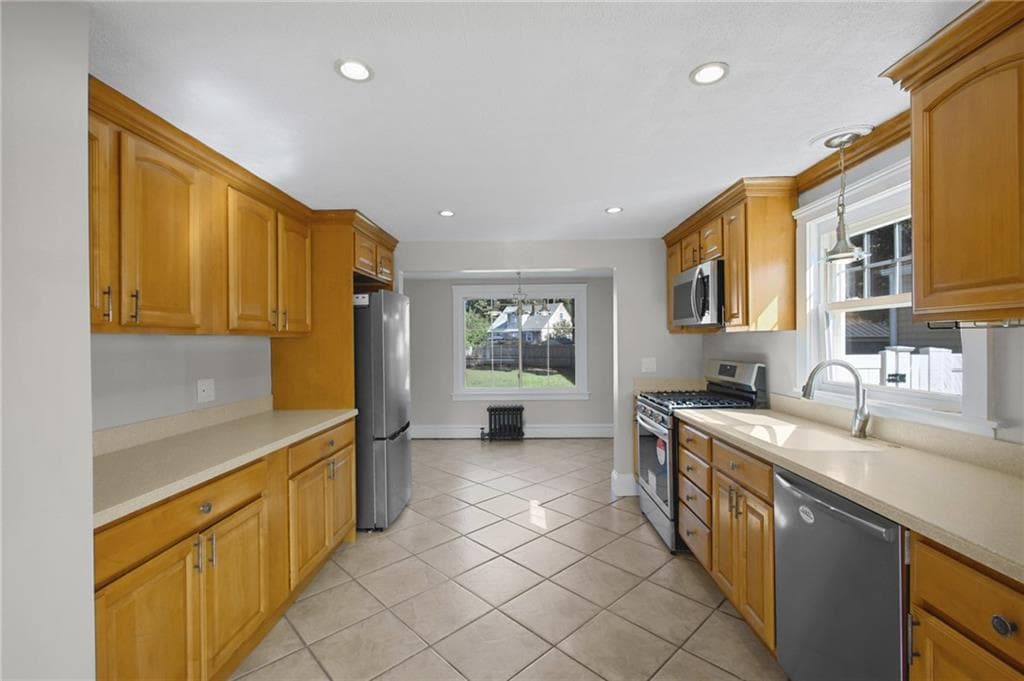 Single Family Residence at 37 Vera Street, Warwick, photo 3 of 50