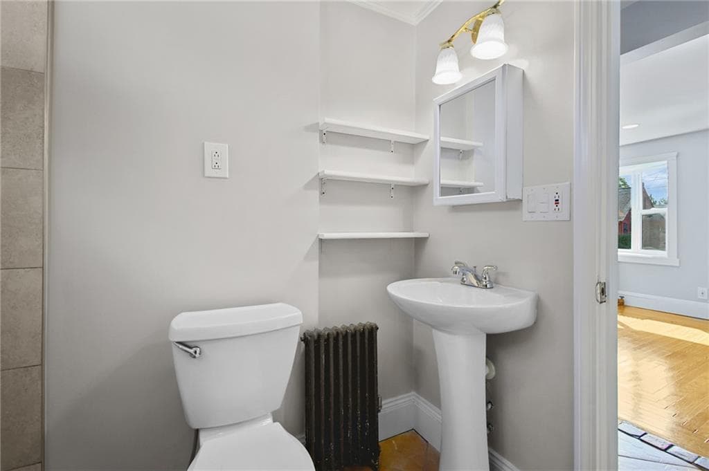 Single Family Residence at 37 Vera Street, Warwick, photo 10 of 50