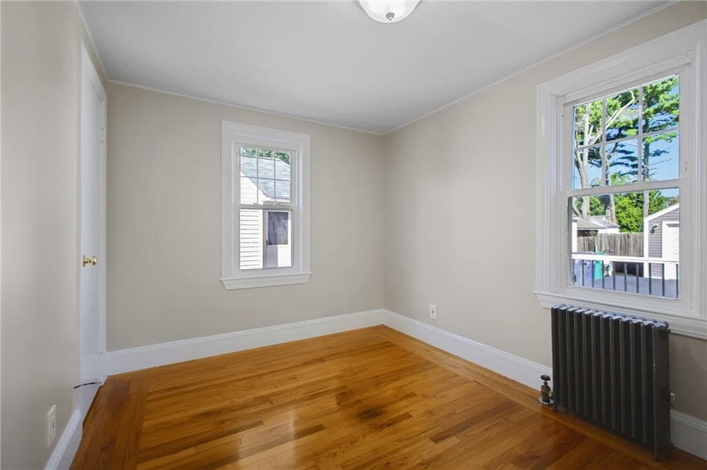 Single Family Residence at 37 Vera Street, Warwick, photo 11 of 50