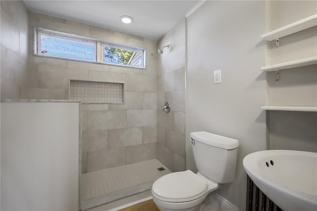Single Family Residence at 37 Vera Street, Warwick, photo 8 of 50