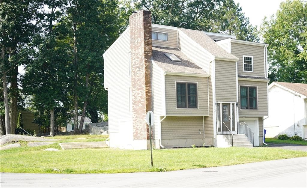 Single Family Residence at 8 Bicentennial Way, North Providence, photo 9 of 9