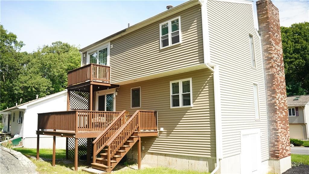 Single Family Residence at 8 Bicentennial Way, North Providence, photo 8 of 9