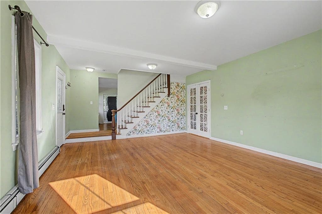 Single Family Residence at 327 Church Street, Richmond, photo 4 of 41