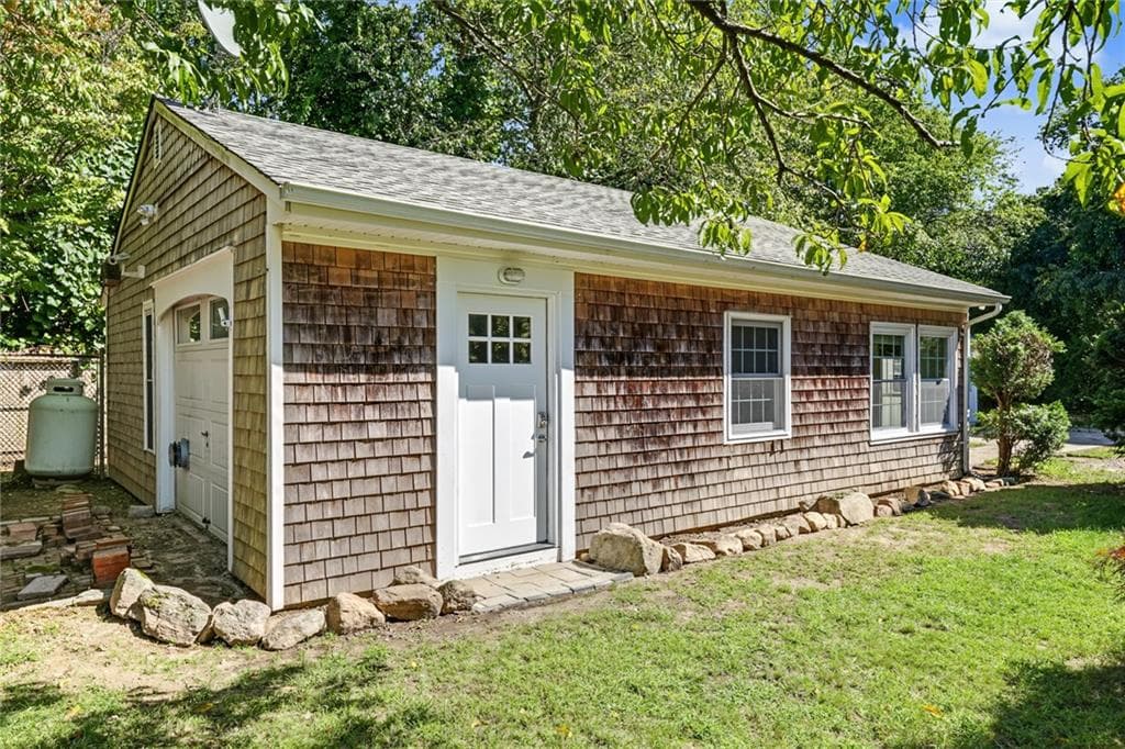 Single Family Residence at 477 South Road, South Kingstown, photo 30 of 47