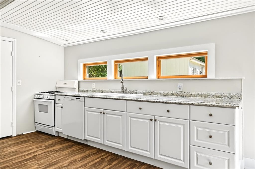 Single Family Residence at 477 South Road, South Kingstown, photo 34 of 47