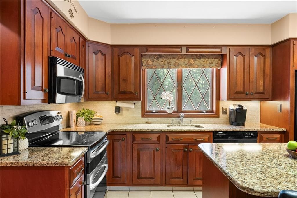 Single Family Residence at 191 Fairway Drive, Seekonk, photo 5 of 33