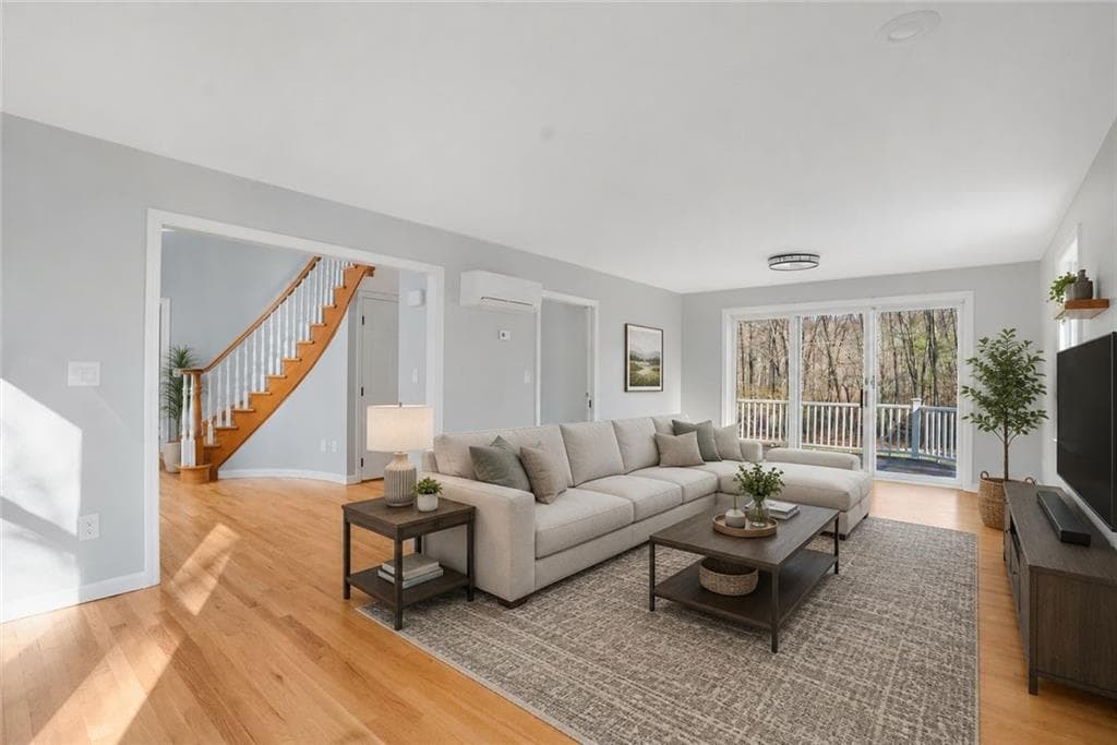 Single Family Residence at 295 Frenchtown Road, East Greenwich, photo 7 of 26