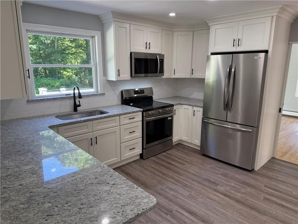 Single Family Residence at 295 Frenchtown Road, East Greenwich, photo 5 of 26