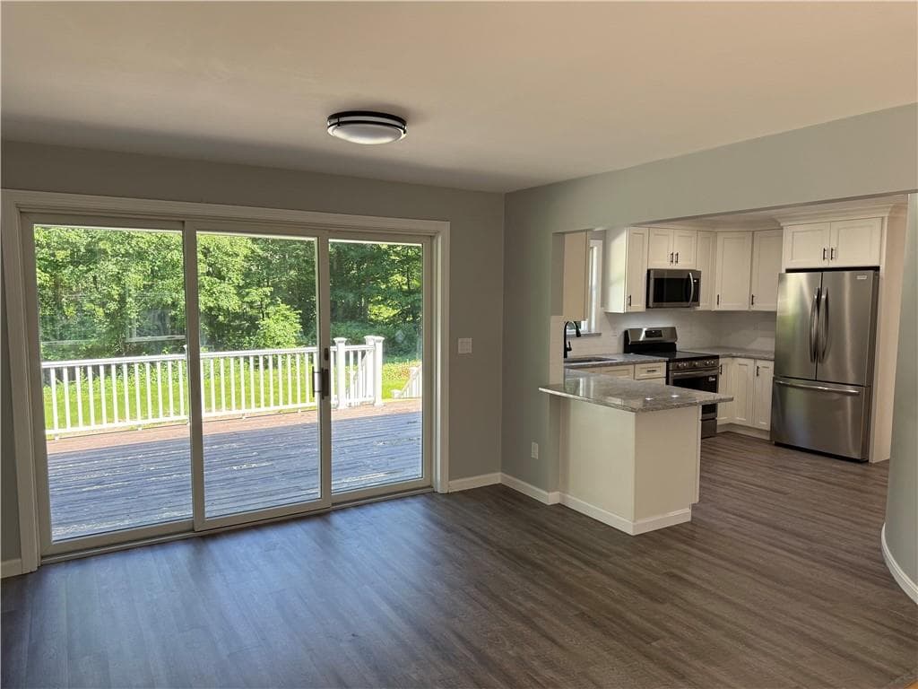 Single Family Residence at 295 Frenchtown Road, East Greenwich, photo 4 of 26