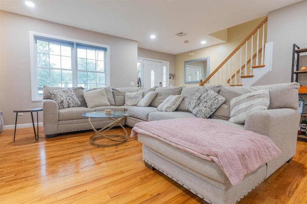 Single Family Residence at 29 Genoa Avenue, Johnston, photo 2 of 16