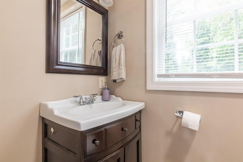 Single Family Residence at 29 Genoa Avenue, Johnston, photo 7 of 16