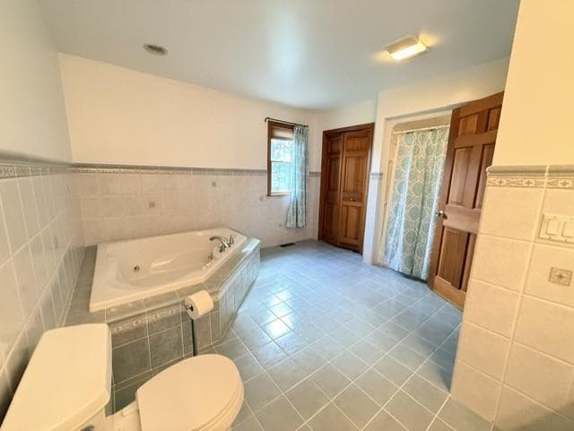 Single Family Residence at 22 South Drive, Westerly, photo 24 of 35