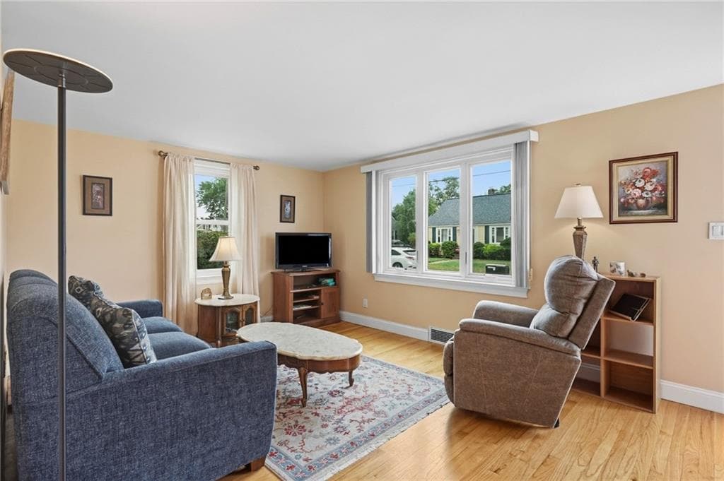 Single Family Residence at 22 Larchmere Drive, East Providence, photo 15 of 30