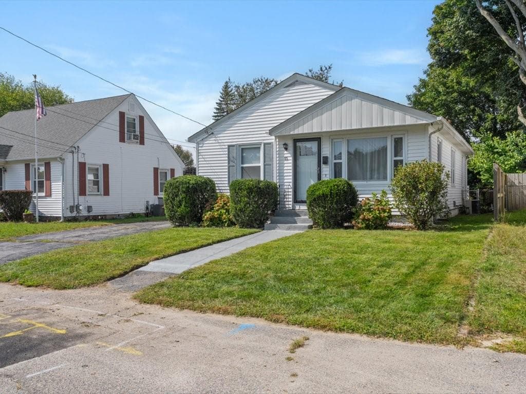 Single Family Residence at 15 Simpson Street, North Providence, photo 2 of 27