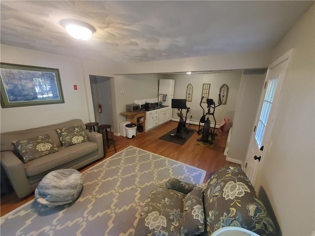 Single Family Residence at 85 Shattock Avenue, Warwick, photo 15 of 32