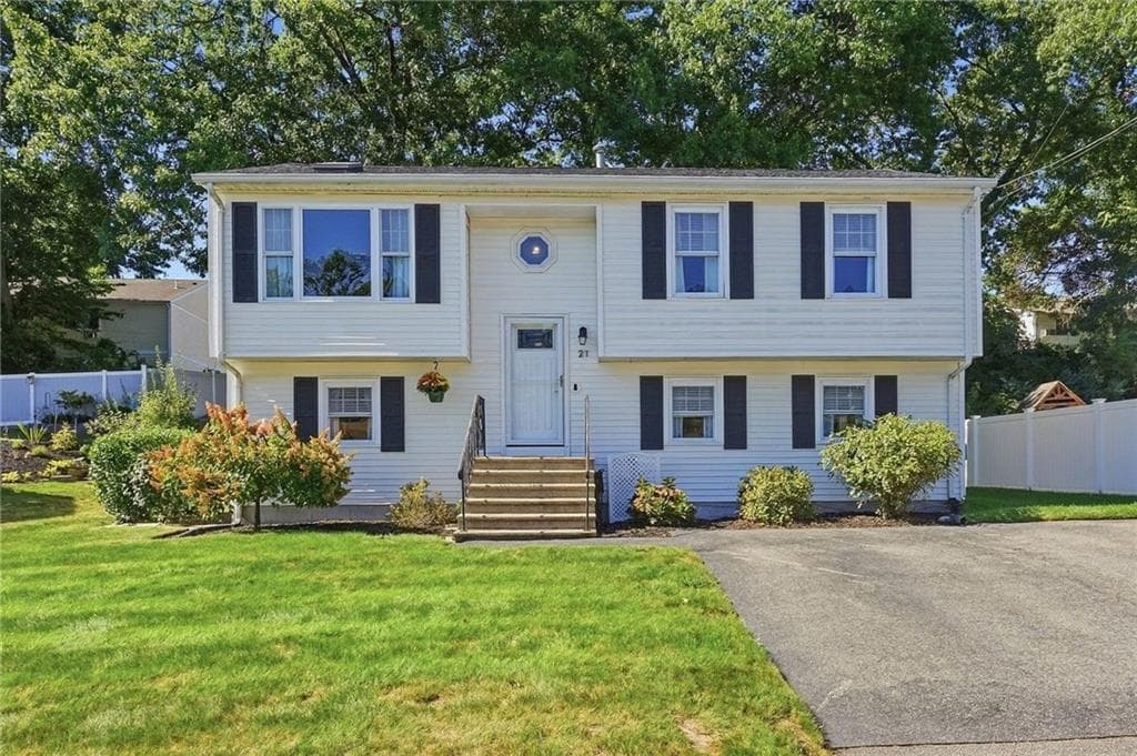 21 Lawnacre Drive