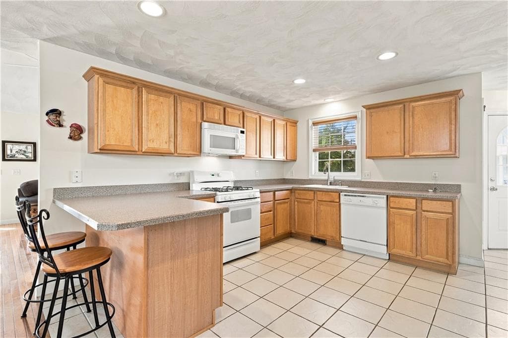 Condominium at 145 Boylston Drive UNIT 145, Cranston, photo 10 of 44