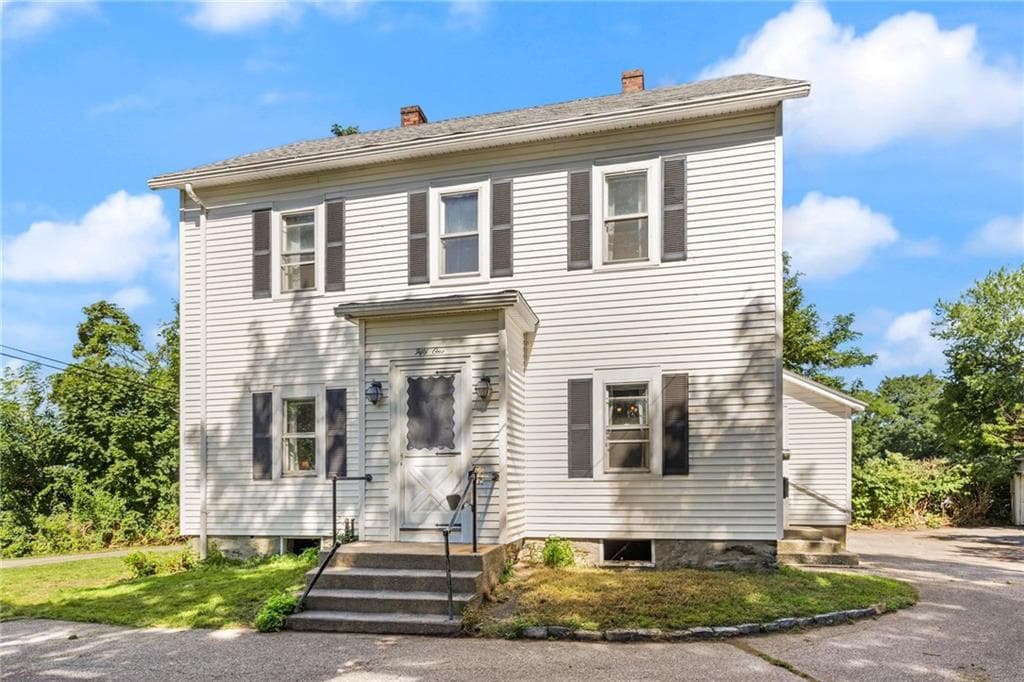 Single Family Residence at 51 Underwood Lane, Middletown, photo 2 of 30