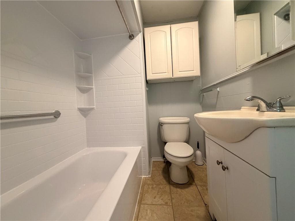 Condominium at 32 Paddy Hill Rd Road, South Kingstown, photo 17 of 22