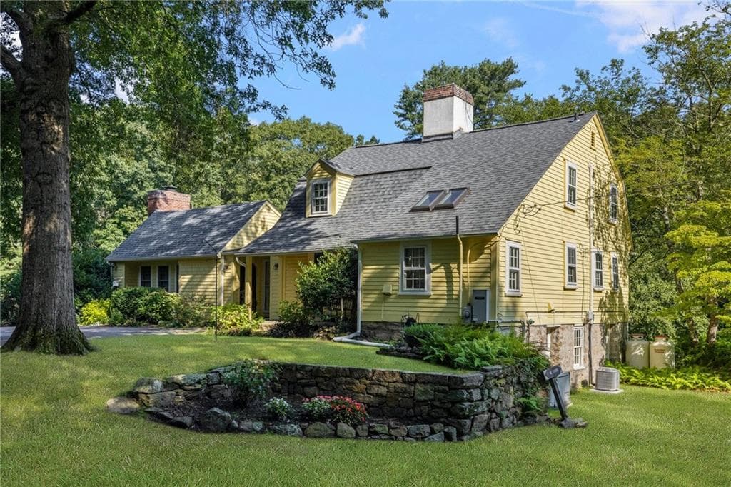 Single Family Residence at 941 Carrs Pond Road, East Greenwich, photo 6 of 50