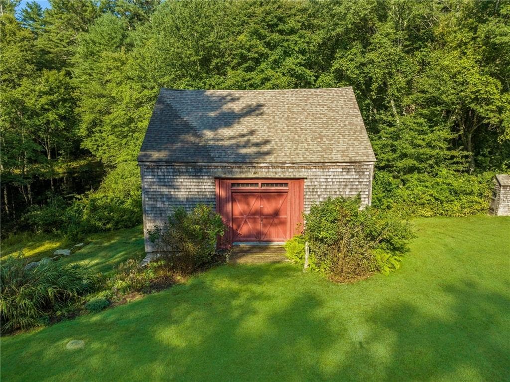 Single Family Residence at 941 Carrs Pond Road, East Greenwich, photo 42 of 50