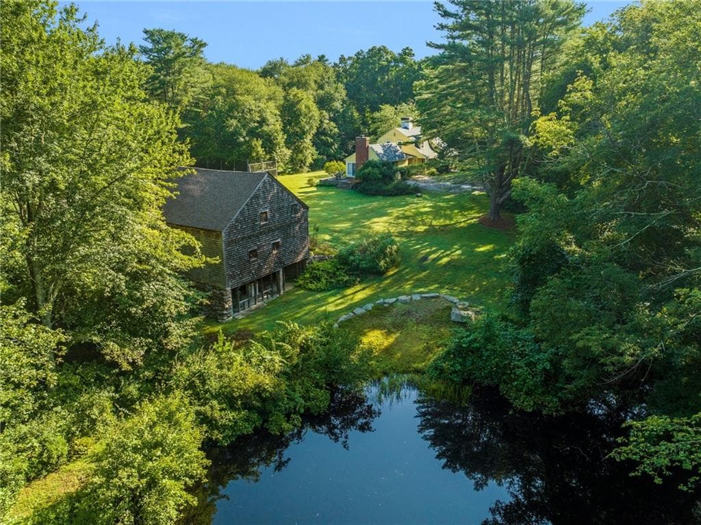 Single Family Residence at 941 Carrs Pond Road, East Greenwich, photo 3 of 50