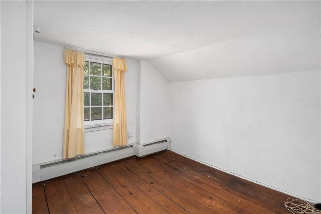 Single Family Residence at 941 Carrs Pond Road, East Greenwich, photo 38 of 50