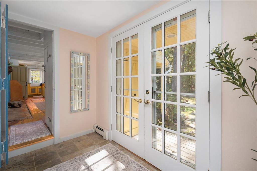 Single Family Residence at 941 Carrs Pond Road, East Greenwich, photo 8 of 50
