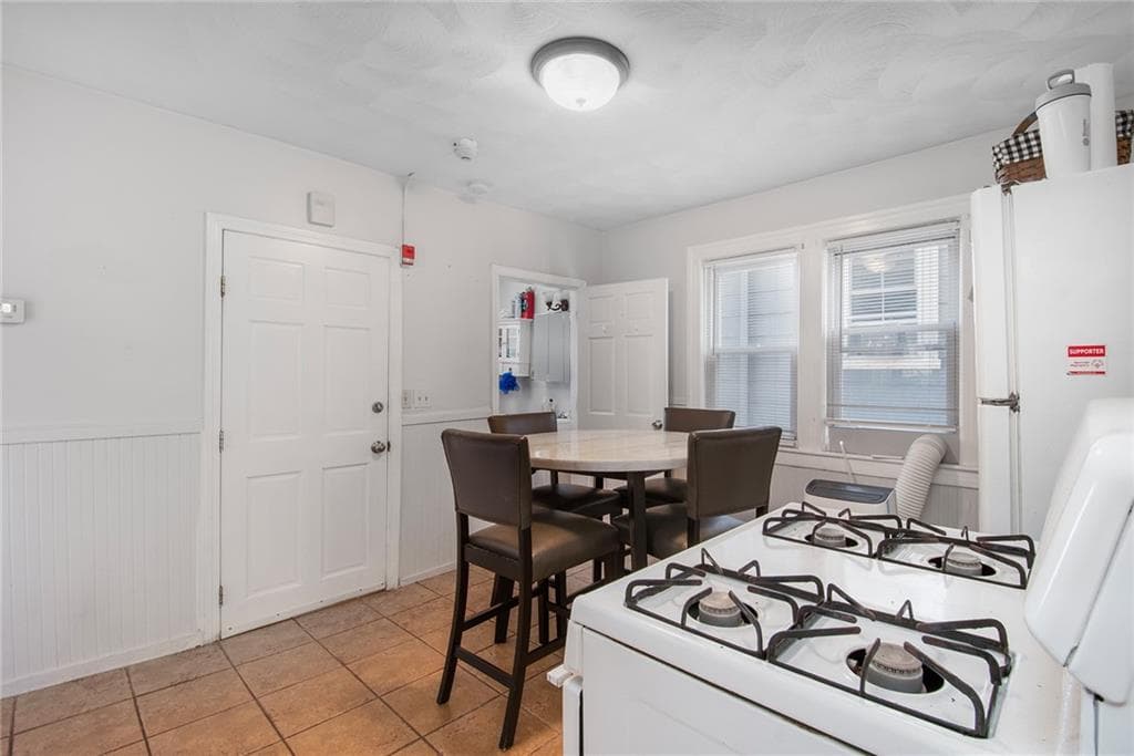 Commercial at 423 Atwells Avenue, Providence, photo 23 of 45