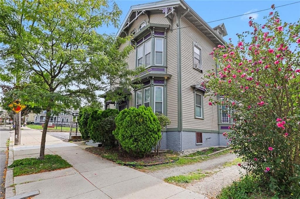 75 Doyle Avenue