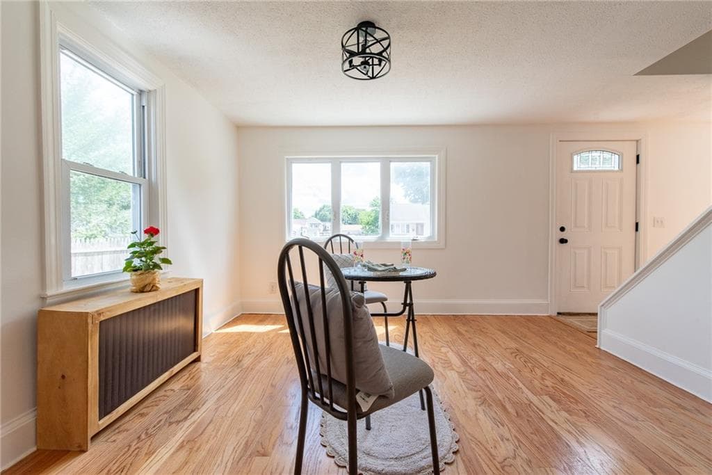 Single Family Residence at 15 Gage Street, Warwick, photo 6 of 31