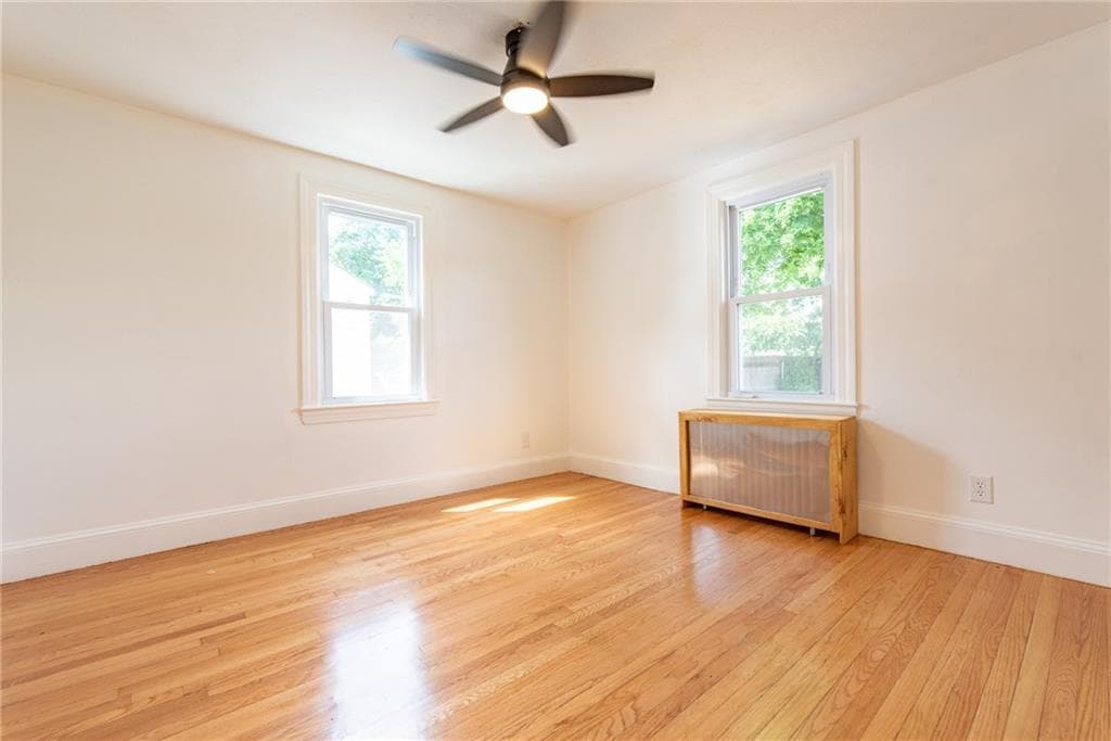 Single Family Residence at 15 Gage Street, Warwick, photo 12 of 31
