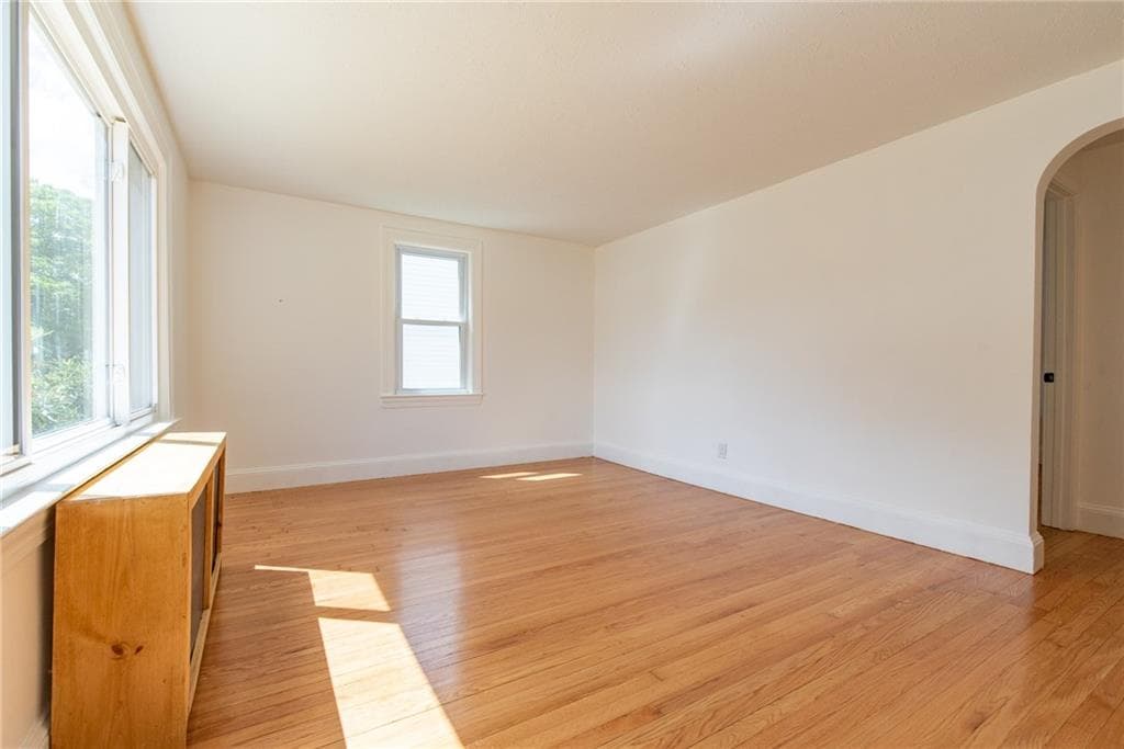 Single Family Residence at 15 Gage Street, Warwick, photo 10 of 31