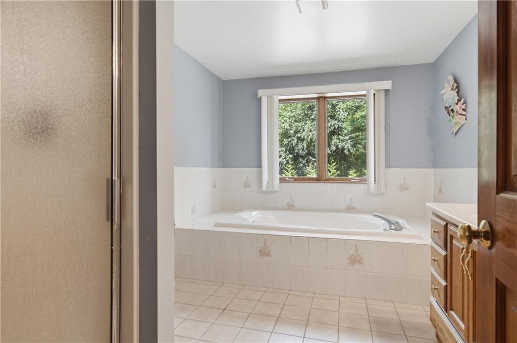 Condominium at 80 Fisher Road UNIT 46, Cumberland, photo 35 of 49