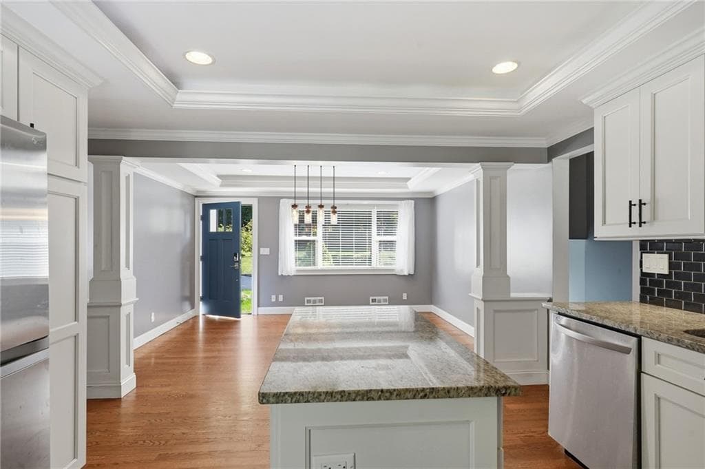 Single Family Residence at 20 Moswansicut Drive, Johnston, photo 5 of 43