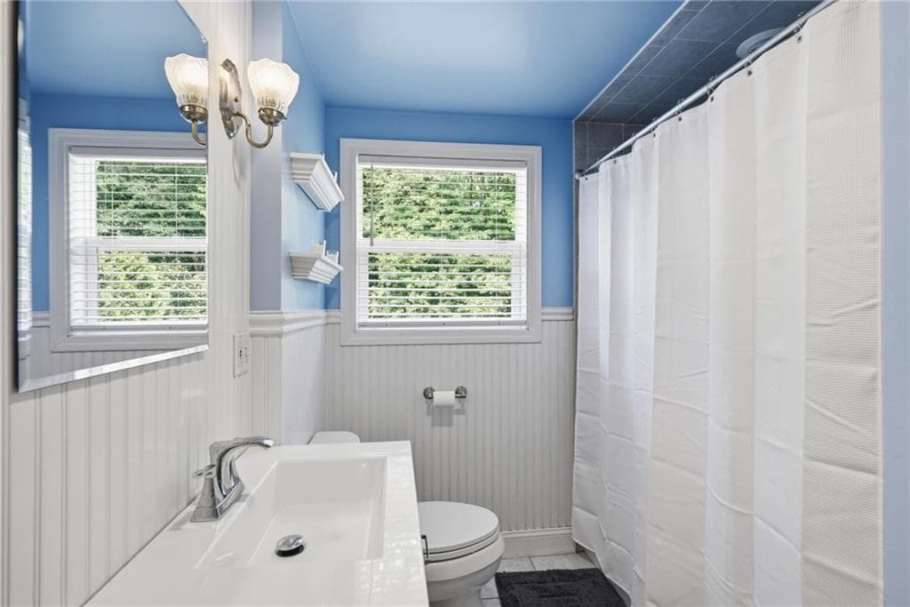 Single Family Residence at 20 Moswansicut Drive, Johnston, photo 30 of 43