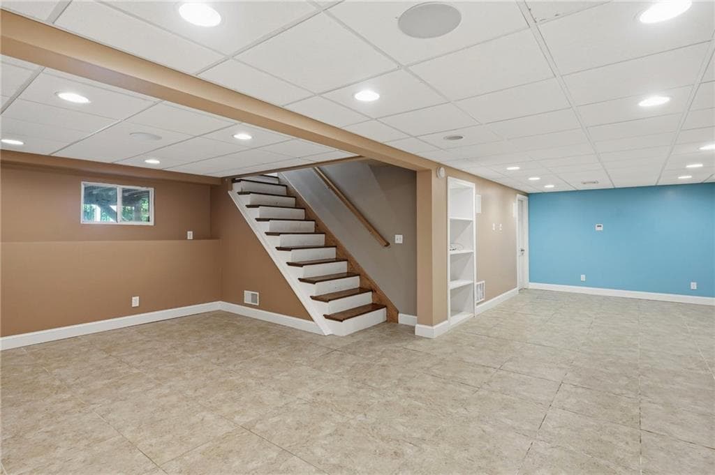 Single Family Residence at 20 Moswansicut Drive, Johnston, photo 33 of 43