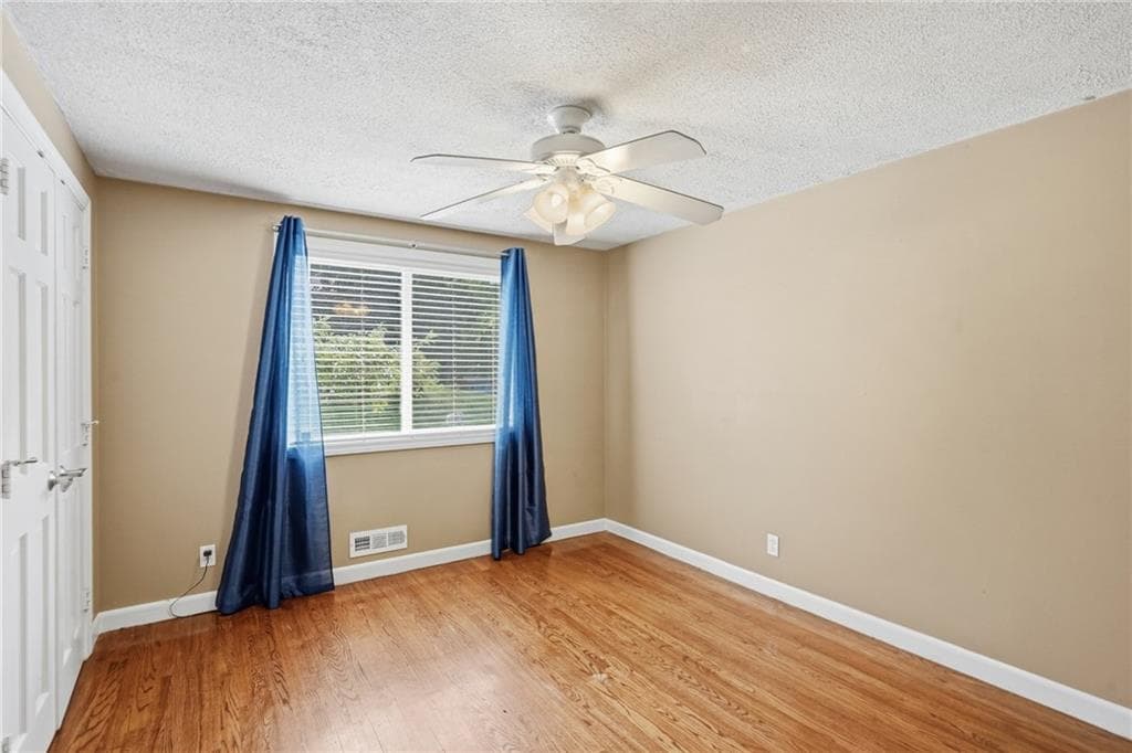 Single Family Residence at 20 Moswansicut Drive, Johnston, photo 21 of 43