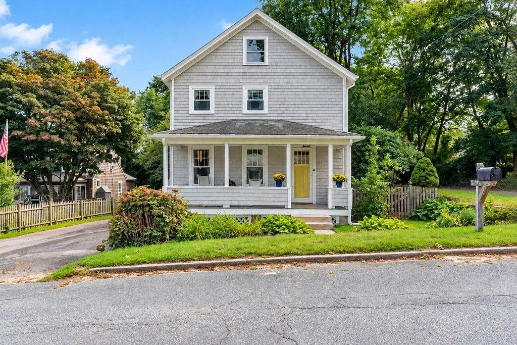 Single Family Residence at 66 Schaeffer Street, South Kingstown, photo 2 of 32